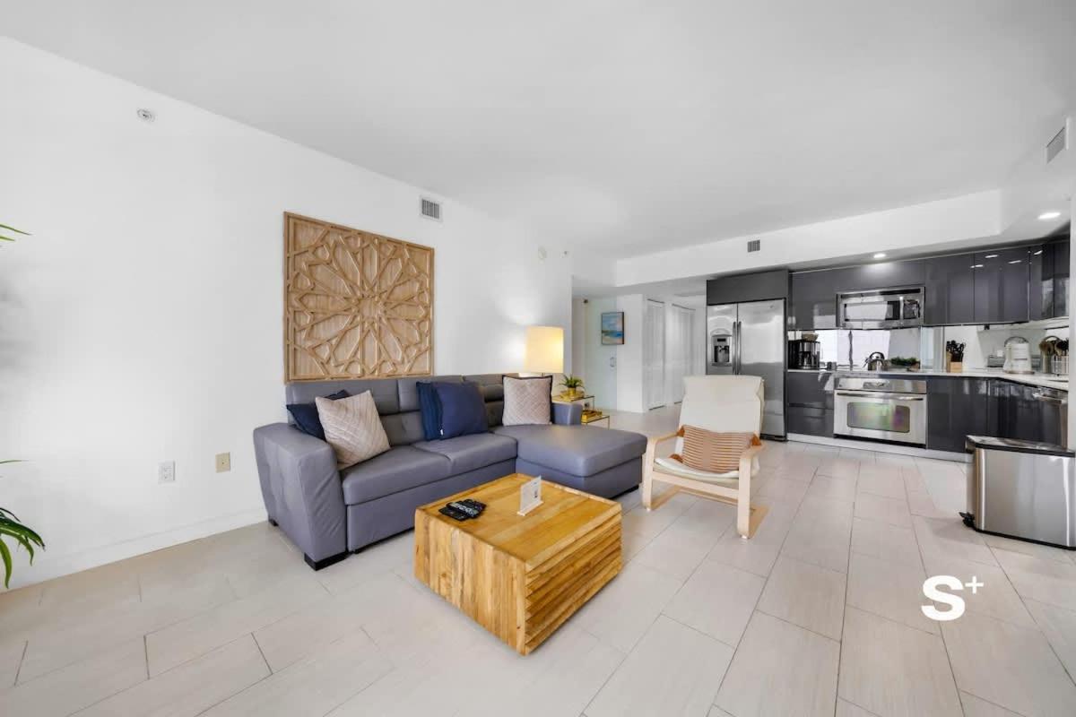 Stylish 2bd By Brickell Centre Apartment