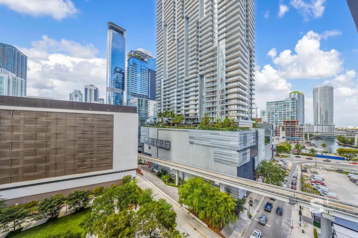 Stylish 2bd By Brickell Centre Apartment